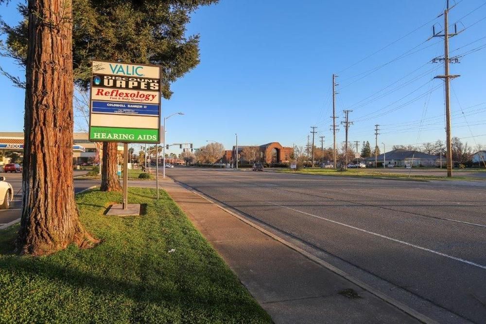 Multi-Tenant Commercial Building: 2070 Churn Creek Rd, Redding, CA 96002